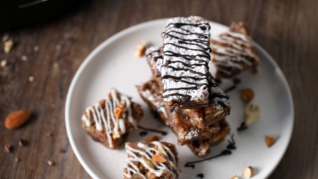 Almond pulp snack bar