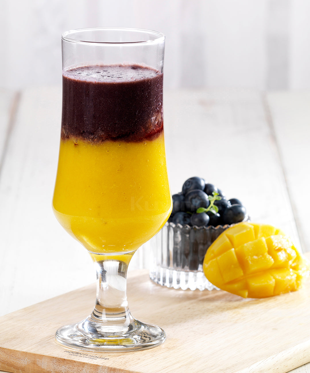 Blueberry and Mango Smoothie